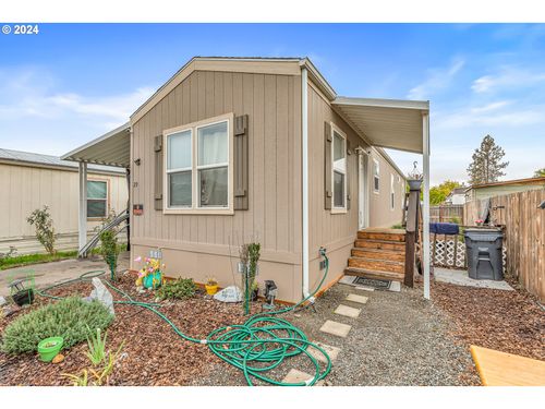 29-2622 Falcon St, WhiteCity, OR, 97503 | Card Image