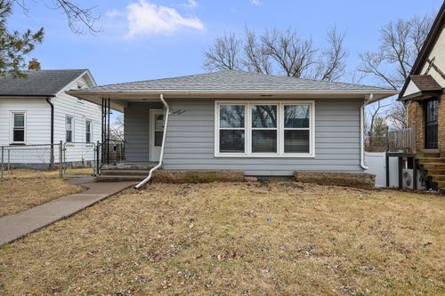 1611 E High St, Davenport, IA, 52803-2409 | Card Image