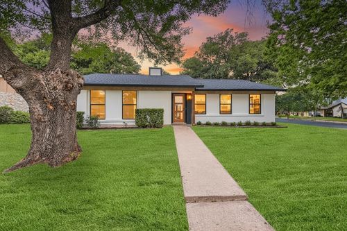 5700 Lewood Dr, Austin, TX, 78745-3538 | Card Image