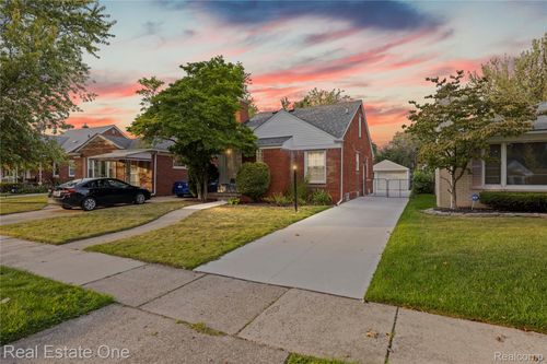 20879 Beaufait St, Harper Woods, MI, 48225-1660 | Card Image