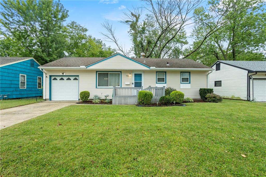 College Ave, Kansas City, MO 64132