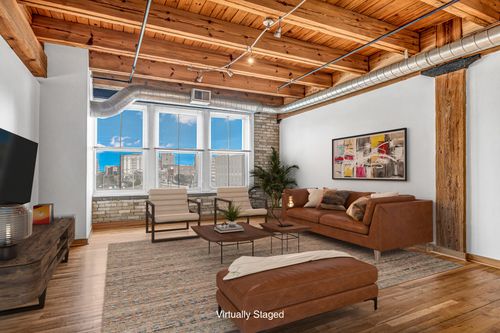 413 N 2nd St, Milwaukee, WI, 53203-3100 | Card Image