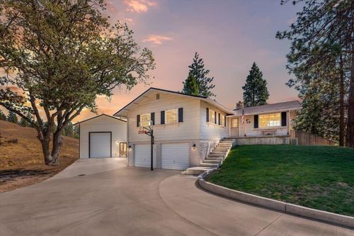 1026 North St, Yreka, CA, 96097-2234 | Card Image