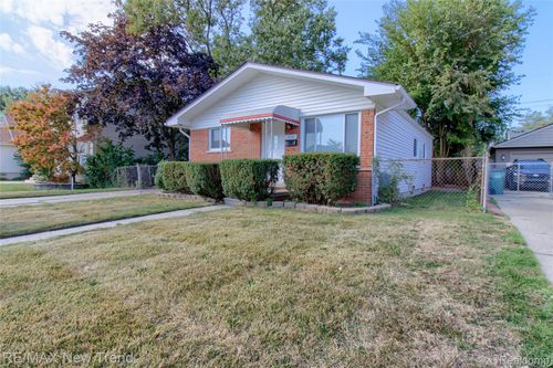 2715 Kenmore Rd, Berkley, MI, 48072-1585 | Card Image