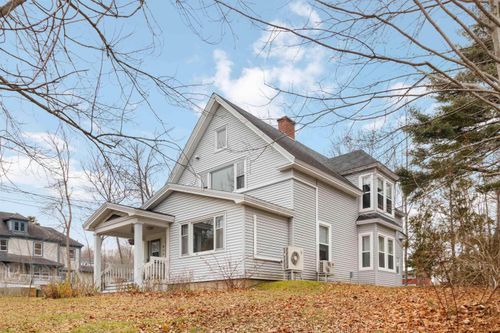 110 Dufferin St, Bridgewater, NS, B4V2G5 | Card Image