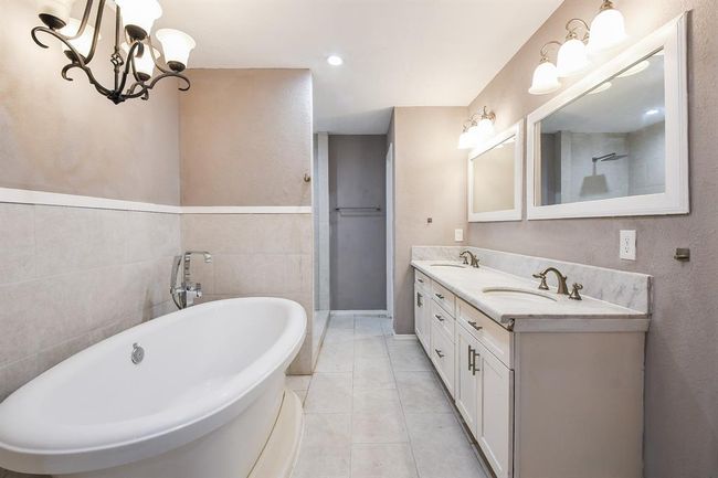 81 Oak Grove Ln, Home with 4 bedrooms, 4 bathrooms and null parking in Conroe TX | Image 22
