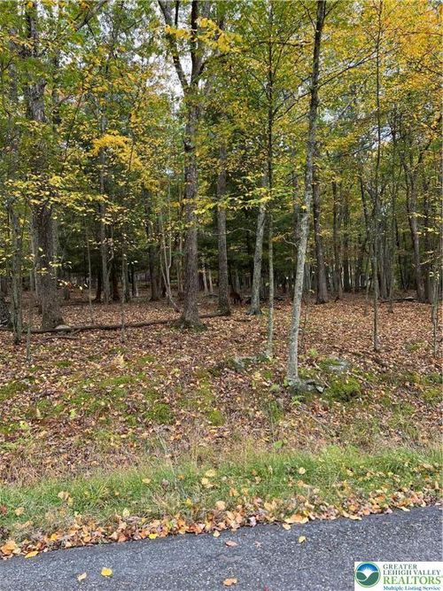 289 Forest Dr, Canadensis, PA, 18325-7718 | Card Image
