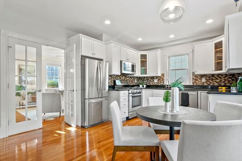9-9 Swetts Ct, Watertown, MA, 02472-4804 | Card Image