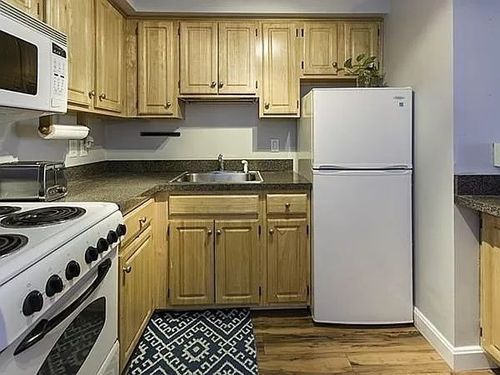1h-1025 Hancock St, Quincy, MA, 02169-2116 | Card Image