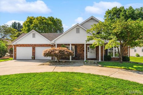 40 Pebble Hill Dr, Belleville, IL, 62223-2250 | Card Image
