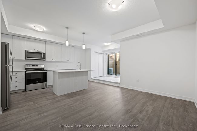 E8 - 20 Palace St, Condo with 2 bedrooms, 2 bathrooms and 1 parking in Kitchener ON | Image 9