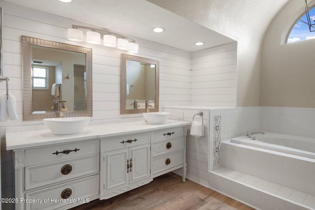 11242 Riddle Dr, House other with 3 bedrooms, 3 bathrooms and null parking in SPRING HILL FL | Image 45