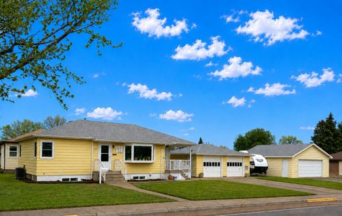 2425 9th Ave S, Great Falls, MT, 59405-2940 | Card Image