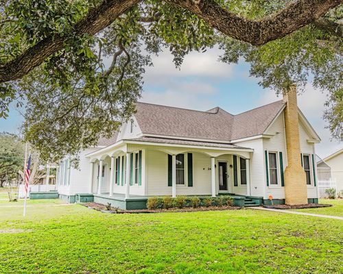 2416 Avenue I, Bay City, TX, 77414-6105 | Card Image