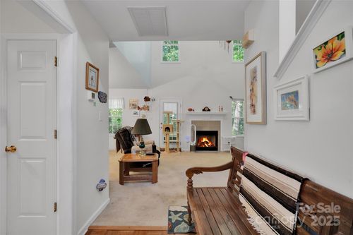 4227 Craven Hill Dr, Charlotte, NC, 28216-1976 | Card Image