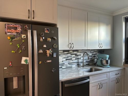 6-8-158 Cross Island Pkwy, Whitestone, NY, 11357 | Card Image