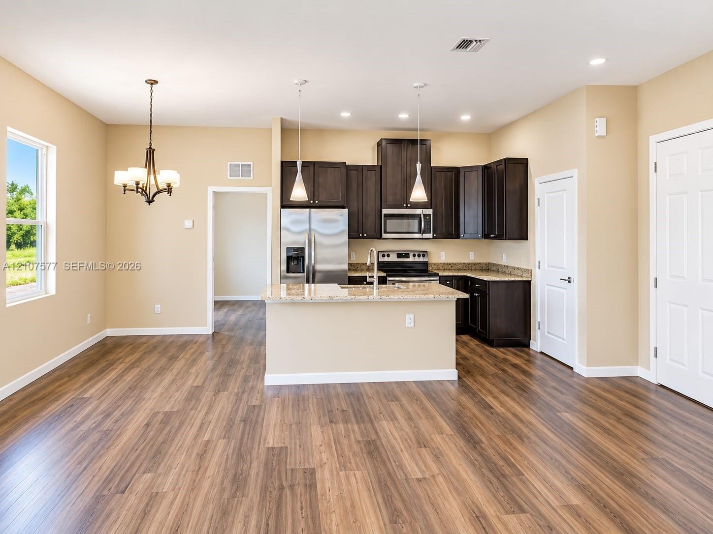 Residential Lease in La Belle 3