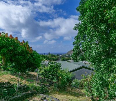 852 Kainoa Place, House other with 4 bedrooms, 2 bathrooms and null parking in Honolulu HI | Image 2