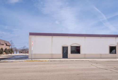 146 2nd Ave Ne, Valley City, ND, 58072-3063 | Card Image