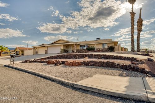 671 Apache Dr, Lake Havasu City, AZ, 86406-7162 | Card Image