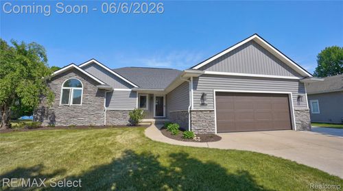 2288 Lost Creek Dr, Flushing, MI, 48433-9404 | Card Image