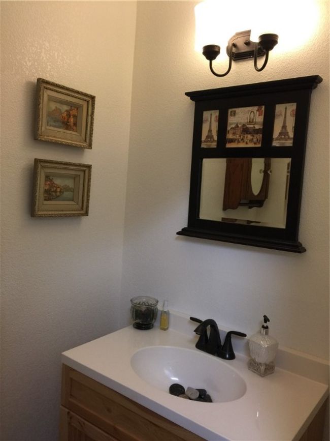 Half Bath off Kitchen and mud room utility | Image 11