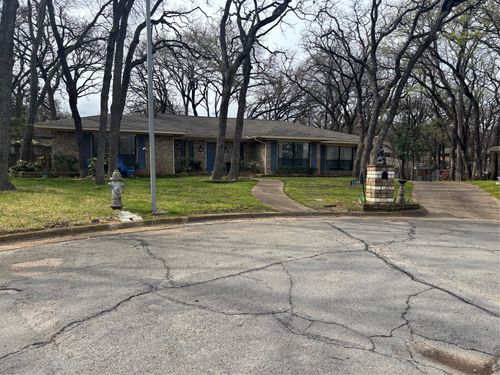 2108 Edgewood Ct, Arlington, TX, 76013-5408 | Card Image
