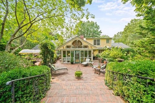 3125 Tomahawk Rd, Mission Hills, KS, 66208-1859 | Card Image