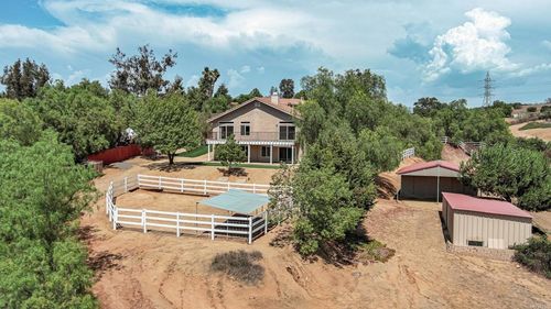 11112 Calgary Way, Valley Center, CA, 92082-4958 | Card Image