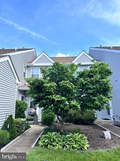 33 Aspen Ct, BORDENTOWN, NJ, 08505-4241 | Card Image