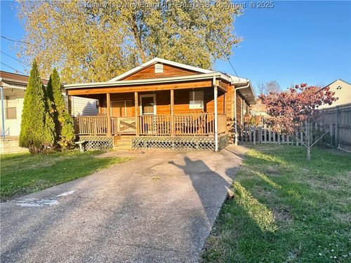 304 7th St, Huntington, WV, 25705-1822 | Card Image