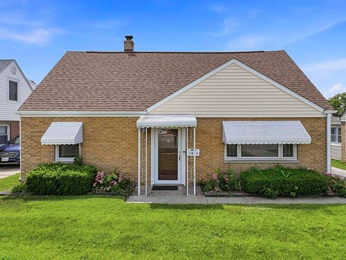 7922 N Waukegan Rd, Niles, IL, 60714-3220 | Card Image