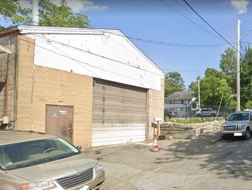 14 Carlton St, Lowell, MA, 01851-1927 | Card Image