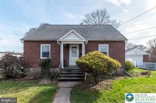 520 Thomas St, Coopersburg, PA, 18036-2030 | Card Image