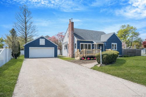 150 Spur Dr S, Bay Shore, NY, 11706-3914 | Card Image