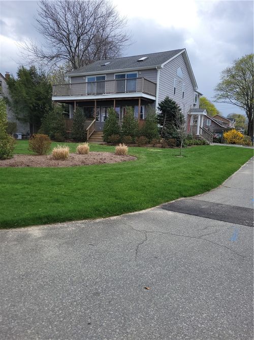 190 Charlotte Dr, East Greenwich, RI, 02818-4842 | Card Image