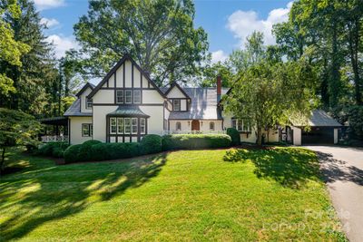 384 Vanderbilt Road, House other with 6 bedrooms, 5 bathrooms and null parking in Asheville NC | Image 3