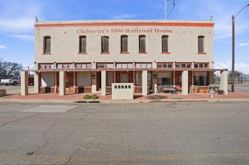 421 E Henderson St, Cleburne, TX, 76031-4222 | Card Image