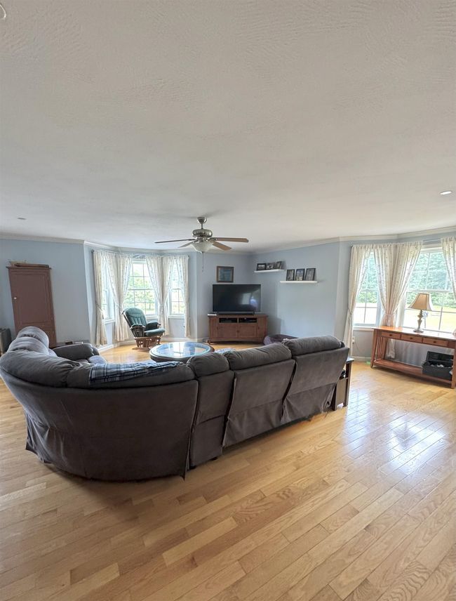 APT-1 - 26 Scribner Rd, Condo with 3 bedrooms, 3 bathrooms and null parking in Fremont NH | Image 8