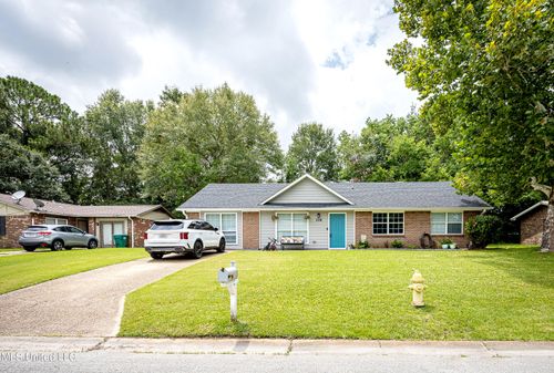 116 Shiloh Cir, Ocean Springs, MS, 39564-5923 | Card Image