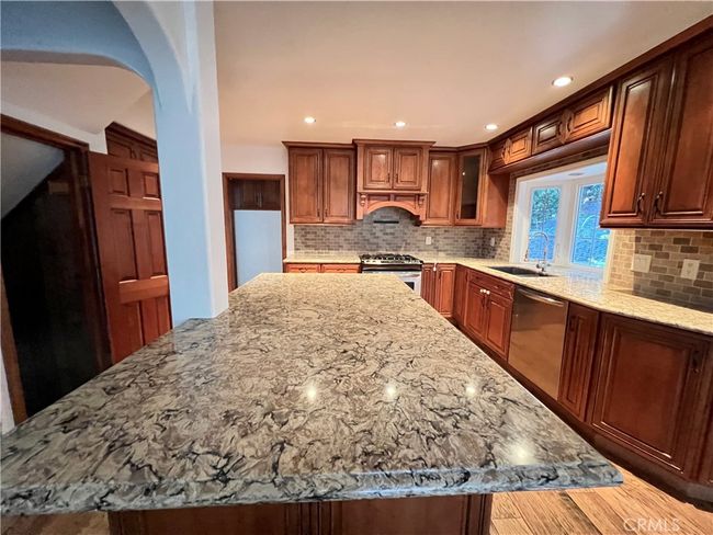31016 Summit Dr, House other with 3 bedrooms, 2 bathrooms and null parking in Running Springs CA | Image 13