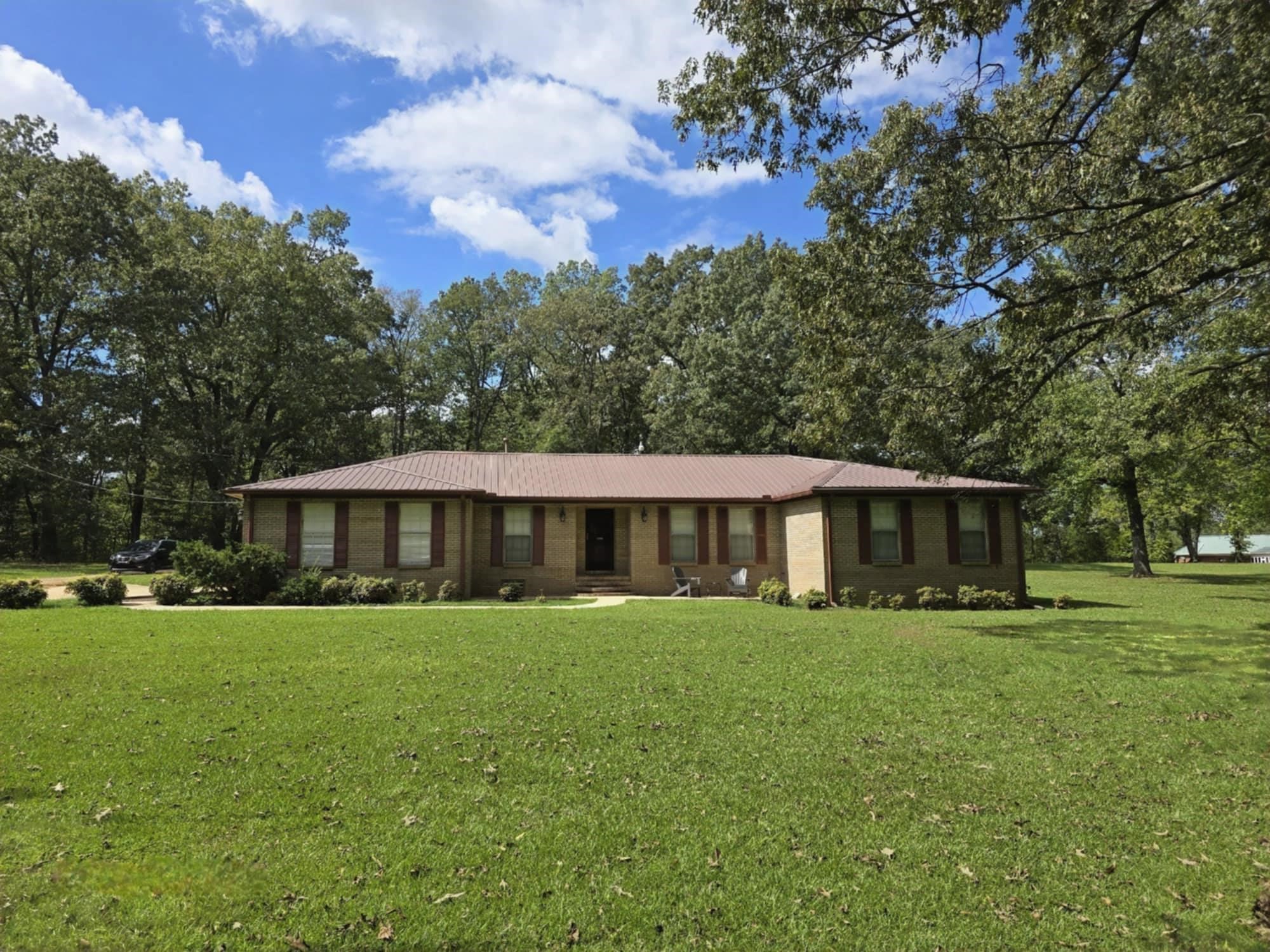 Helene Dr, Arlington, TN 38002