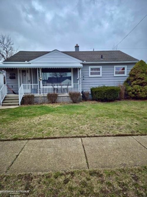 29561 Rosemont St, Roseville, MI, 48066-1911 | Card Image