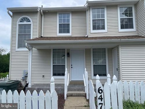 647 Croft Dr, SOUTHAMPTON, PA, 18966-4043 | Card Image