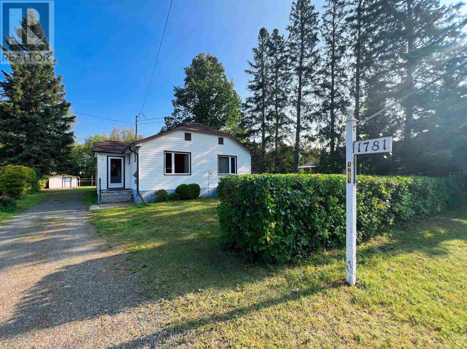 1781 Broadway Ave, For Sale in Thunder Bay Zoocasa