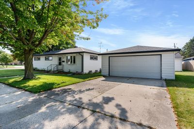 2924 S 15th St, House other with 3 bedrooms, 1 bathrooms and null parking in Sheboygan WI | Image 2