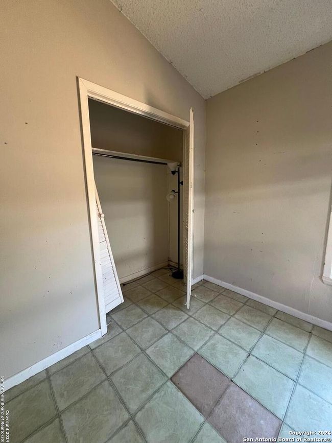 504 N 9 Th St, House other with 3 bedrooms, 1 bathrooms and null parking in Carrizo Springs TX | Image 9