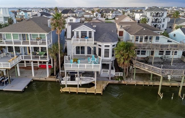 1827 Port O Call St, House other with 4 bedrooms, 5 bathrooms and 2 parking in Tiki Island TX | Image 38
