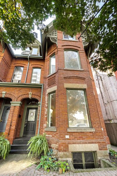 103 Gloucester St, Home with 5 bedrooms, 3 bathrooms and null parking in Toronto ON | Image 2