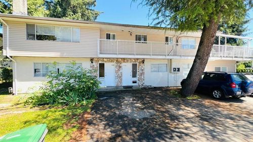9716 156 St, Surrey, BC, V3R0X9 | Card Image